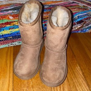Chestnut UGGS toddler size 9 worn once